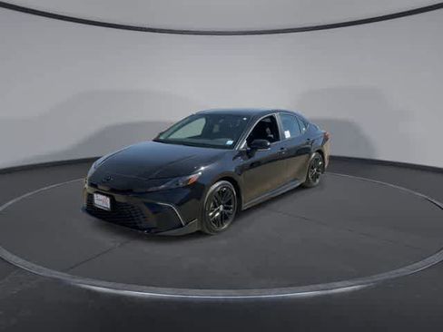 Used 2026 Toyota Camry SE w/ Multimedia Upgrade Package image 4