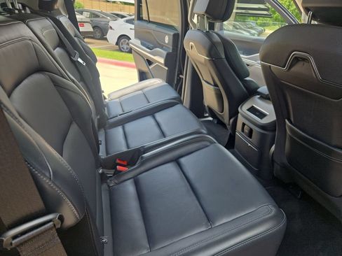 Used 2026 Lincoln Navigator Reserve AWD/4WD image 22