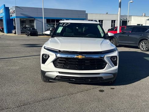 New 2026 Chevrolet TrailBlazer LT w/ Convenience Package FWD image 9