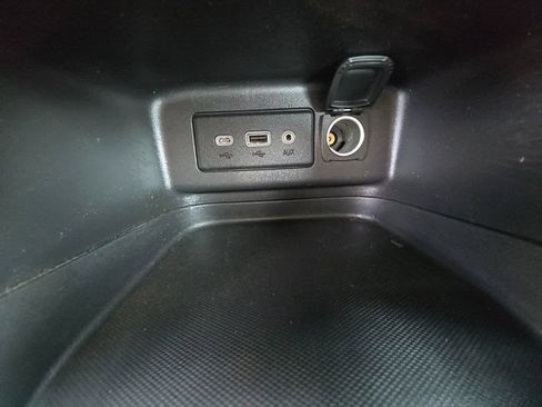 Used 2023 Chevrolet Equinox LS FWD image 19