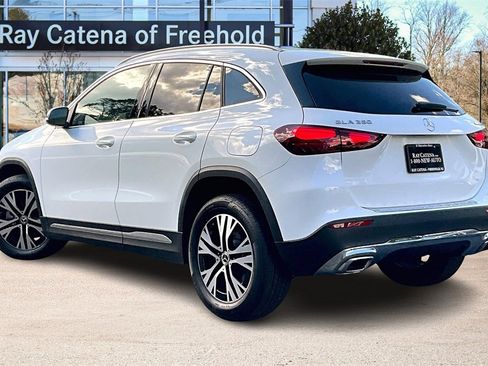 Used 2025 Mercedes-Benz GLA 250 4MATIC image 12