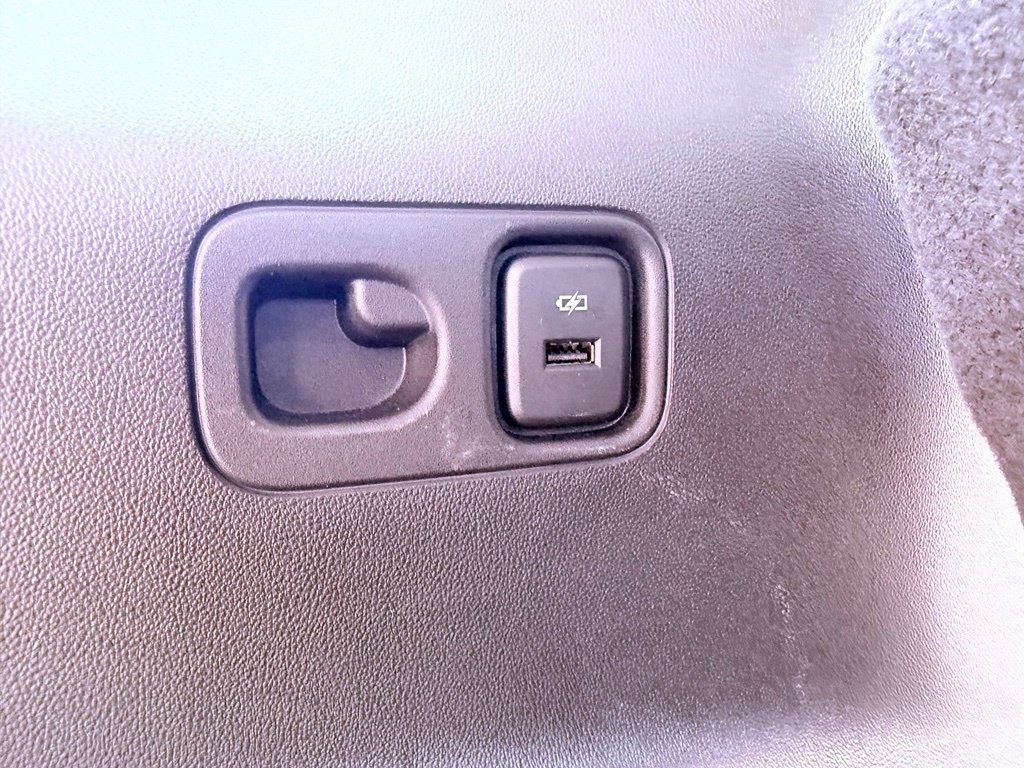 Used 2023 GMC Acadia SLT w/ Elevation Edition FWD image 40