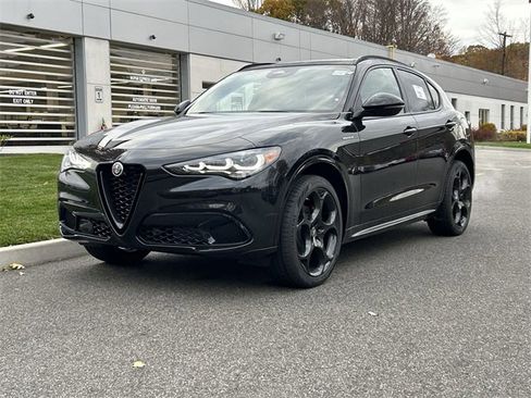 New 2025 Alfa Romeo Stelvio Sprint image 1