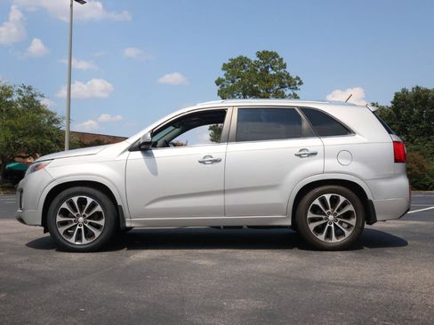 Used 2014 Kia Sorento SX w/ 3rd Row Package FWD image 2