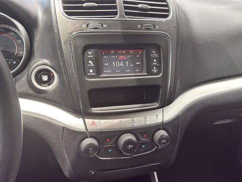 Used 2016 Dodge Journey SXT w/ Comfort/Convenience Group FWD image 6