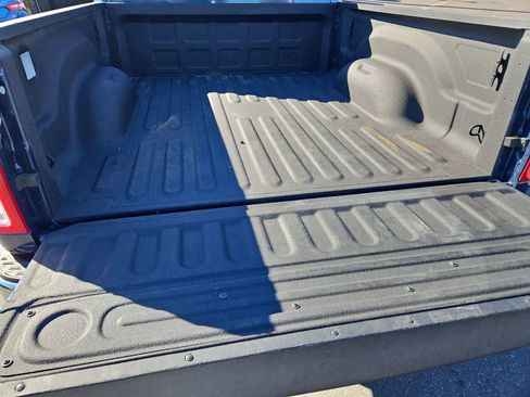 Used 2022 RAM 2500 Tradesman w/ Chrome Appearance Group image 32