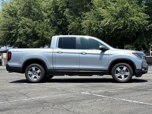 Used 2025 Honda Ridgeline RTL image 3