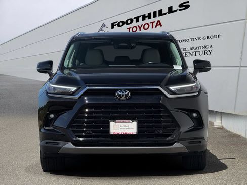 Certified 2024 Toyota Grand Highlander FWD image 2