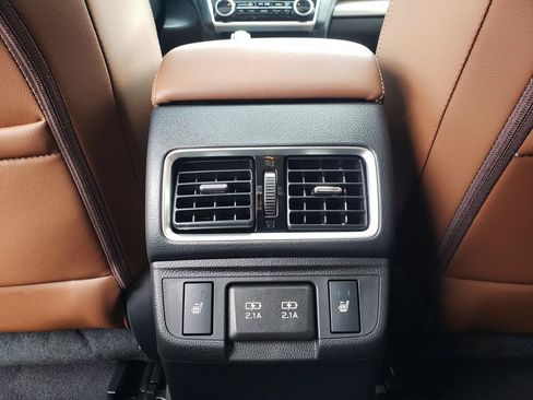 Used 2019 Subaru Outback 2.5i Touring w/ Popular Package #3A AWD/4WD image 12
