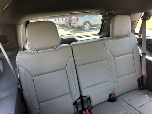 Certified 2024 Chevrolet Tahoe Z71 w/ Luxury Package AWD/4WD image 17