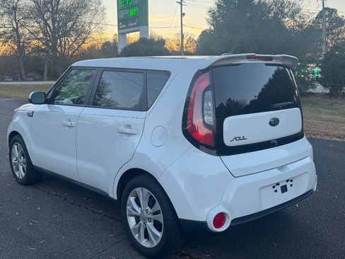 Used 2016 Kia Soul ! image 5