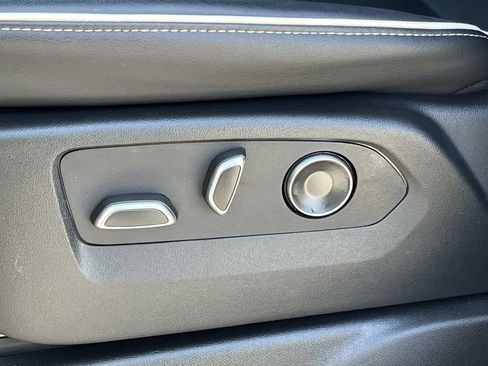 Certified 2025 Cadillac Escalade Sport AWD/4WD image 71