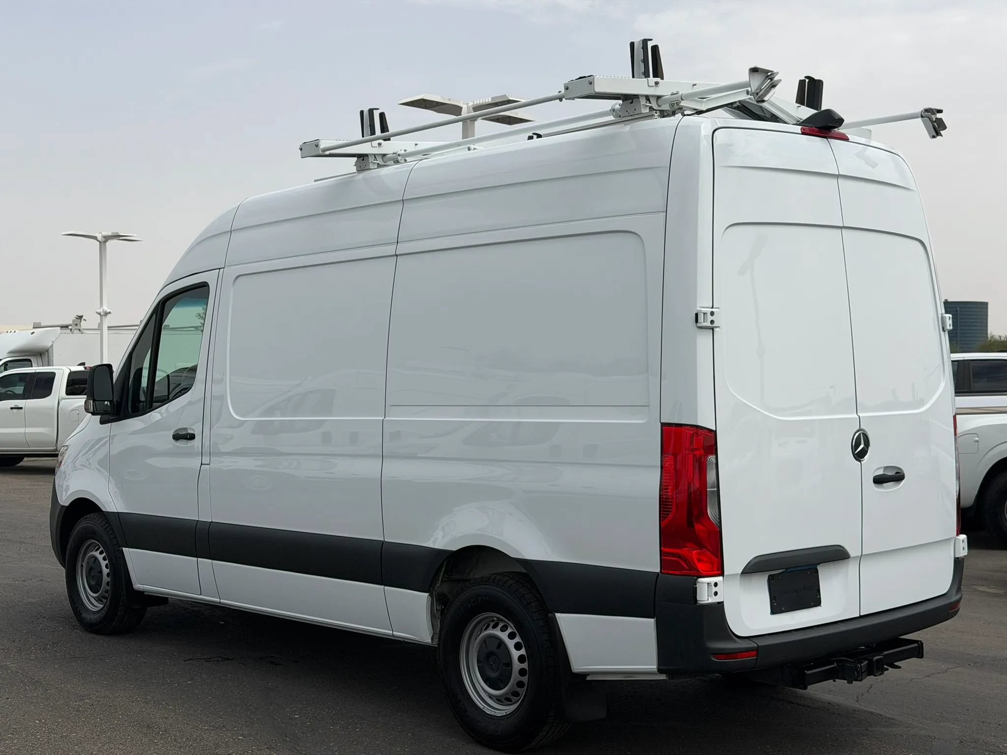 Used 2024 Mercedes-Benz Sprinter 2500 w/ Acoustic Package image 4