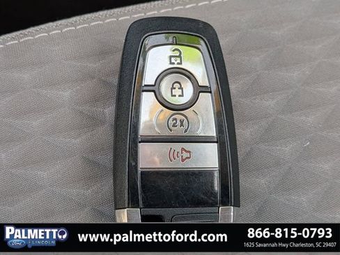 Used 2021 Ford Escape SE w/ SE Sport Appearance Package image 27