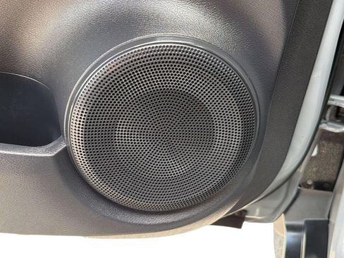 Used 2022 Nissan Kicks SV w/ Interior Electronics Package FWD image 23