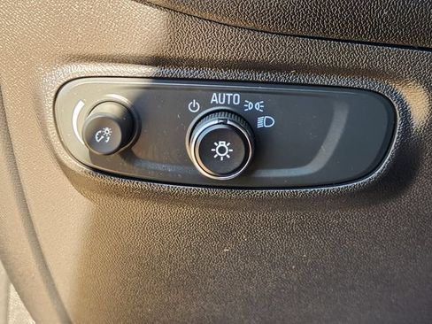 Used 2023 Chevrolet Equinox RS FWD image 21