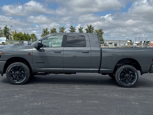 New 2026 RAM 2500 Laramie AWD/4WD image 6