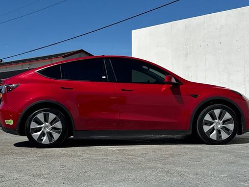 Used 2023 Tesla Model Y Long Range image 2