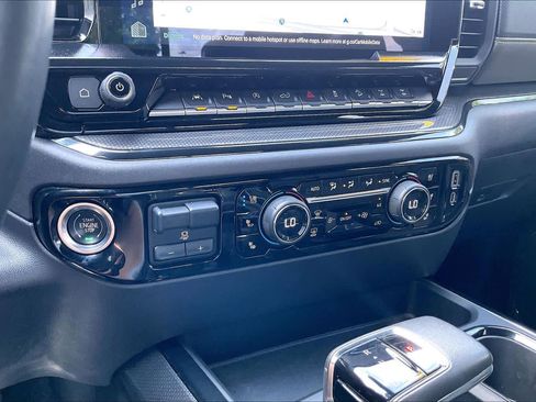 Used 2022 Chevrolet Silverado 1500 ZR2 w/ Technology Package AWD/4WD image 31
