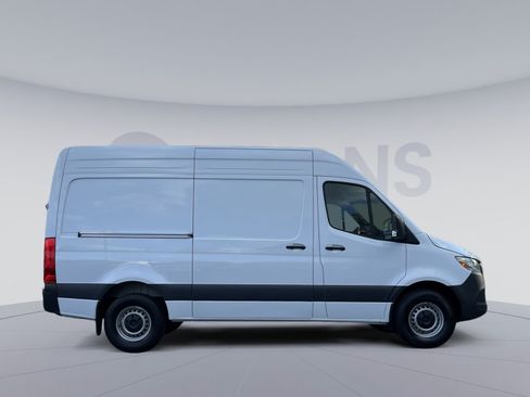 Used 2025 Mercedes-Benz Sprinter 2500 image 7