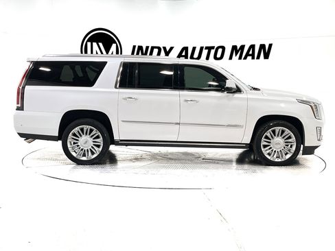 Used 2018 Cadillac Escalade ESV Platinum AWD/4WD image 3