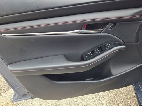 Used 2024 MAZDA MAZDA3 s image 18