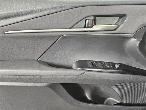 Used 2025 Toyota Camry LE image 36