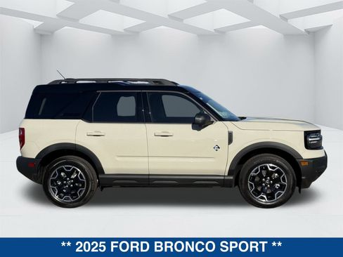 New 2025 Ford Bronco Sport Outer Banks w/ Outer Banks Tech Package+ image 2