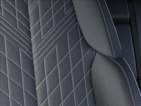 New 2026 Cadillac Lyriq V image 21