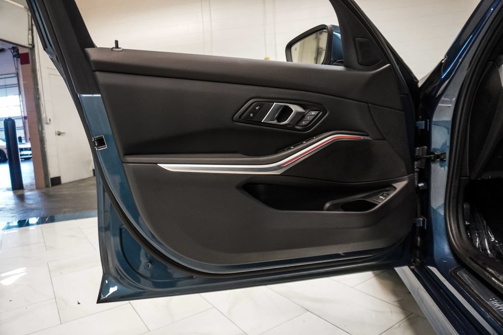 Used 2025 BMW 330i Sedan RWD image 22