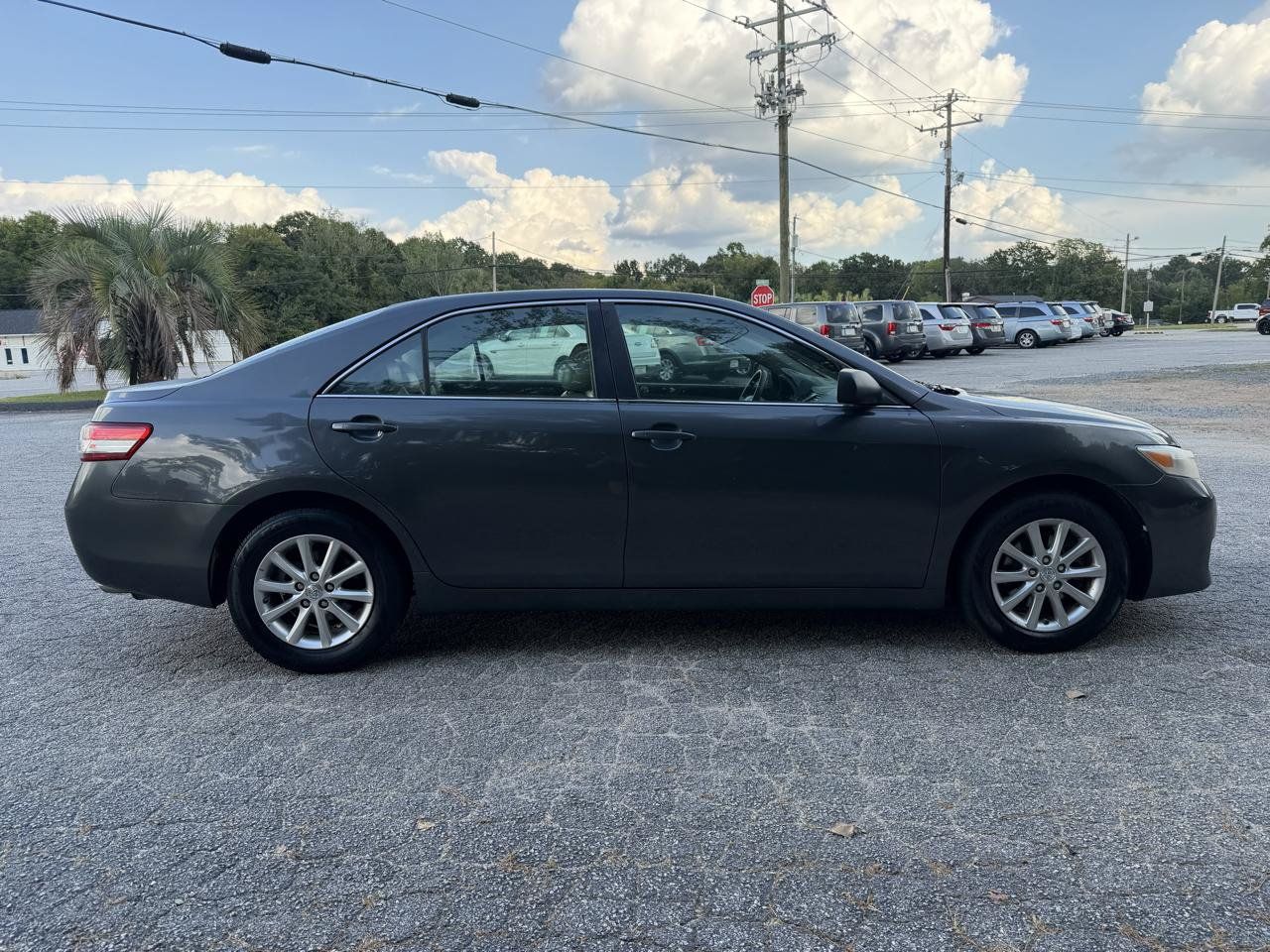 Used 2011 Toyota Camry XLE FWD image 5