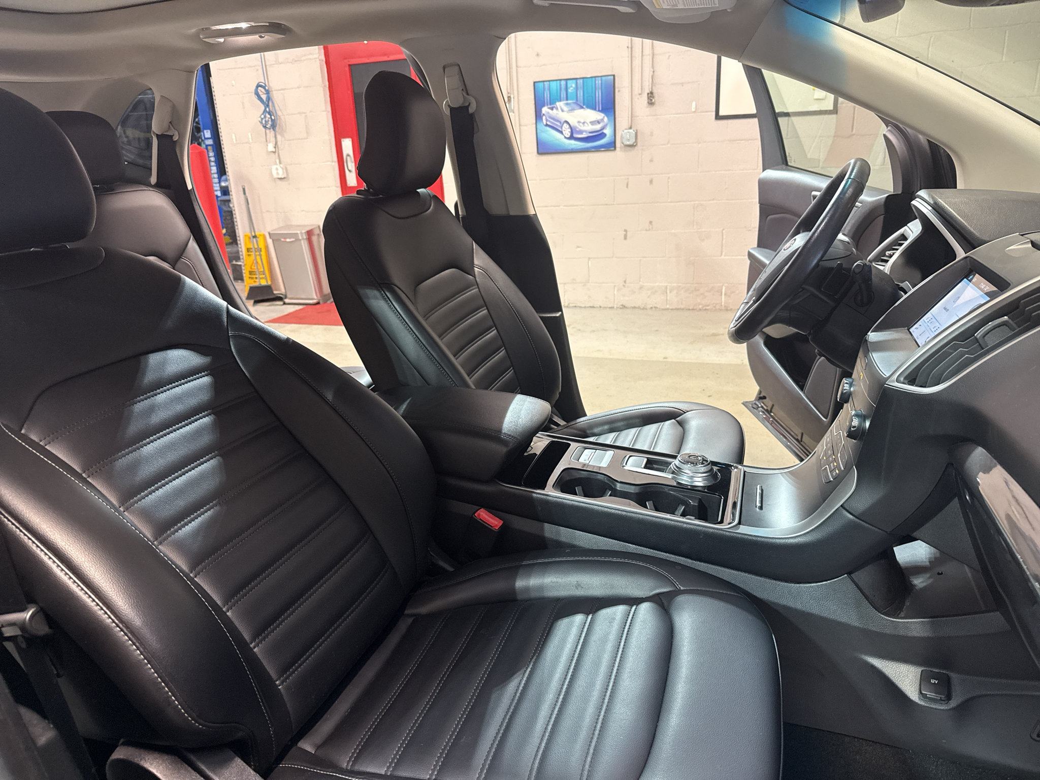 Used 2019 Ford Edge SEL w/ Equipment Group 201A AWD/4WD image 19