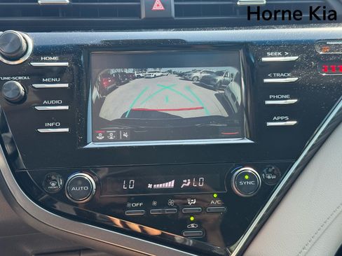 Used 2018 Toyota Camry XLE FWD image 22