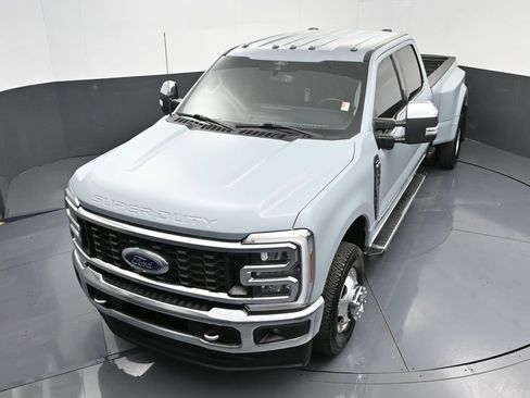 Used 2024 Ford F350 Lariat w/ Chrome Package image 41