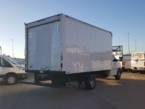 Used 2017 Chevrolet Express 3500 RWD image 7