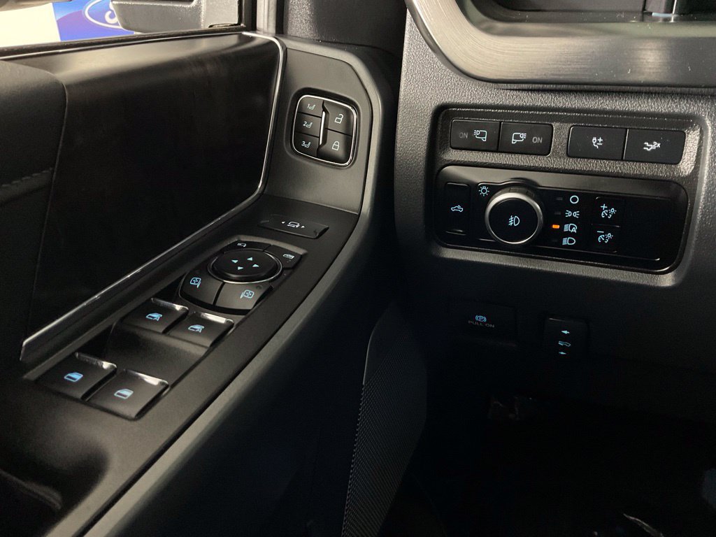 Used 2023 Ford F350 Lariat w/ Lariat Ultimate Package AWD/4WD image 19