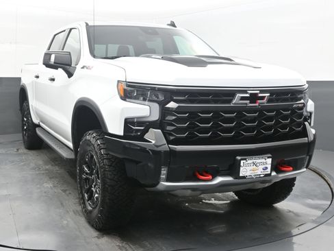 Used 2024 Chevrolet Silverado 1500 ZR2 w/ Technology Package AWD/4WD image 3