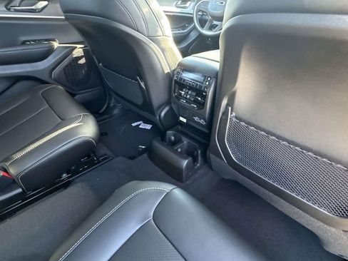 New 2025 Jeep Grand Cherokee L Limited w/ Luxury Tech Group II AWD/4WD image 16