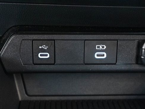 Used 2025 Toyota Prius LE image 24