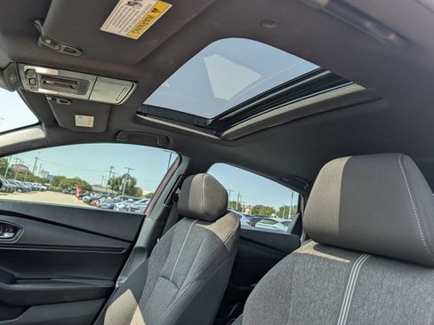 Used 2024 Honda Accord Sport image 27