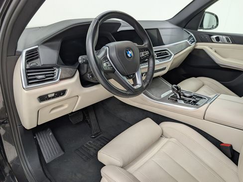 Certified 2022 BMW X5 sDrive40i w/ Luxury Seating Package image 4