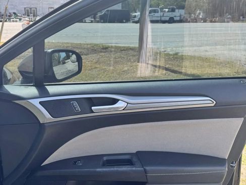 Used 2017 Ford Fusion S image 18