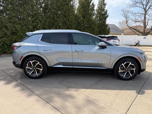 Used 2025 Chevrolet Equinox EV LT w/ Convenience Package image 31