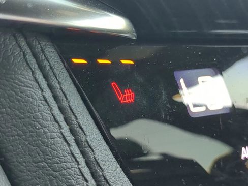 Used 2021 Cadillac XT6 Premium Luxury image 18