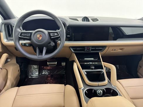 Certified 2026 Porsche Cayenne Coupe AWD/4WD image 16
