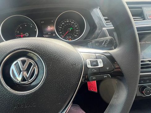 Used 2018 Volkswagen Tiguan S FWD image 21