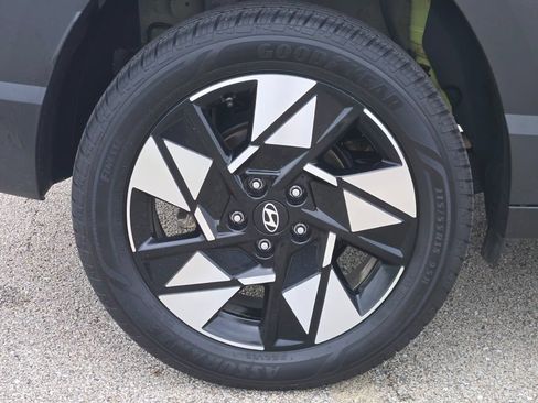 Used 2024 Hyundai Kona SEL AWD/4WD image 11