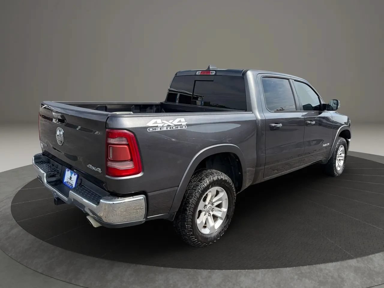 Used 2021 RAM 1500 Laramie w/ Off Road Group AWD/4WD image 5