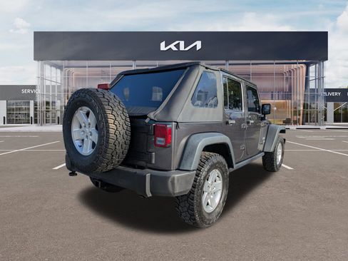 Used 2018 Jeep Wrangler Unlimited Sport S AWD/4WD image 3