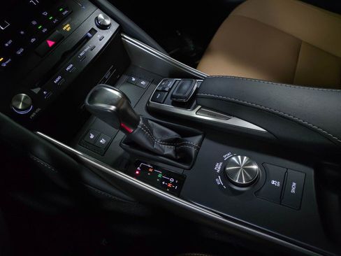 Used 2018 Lexus IS 300 w/ Comfort Package RWD image 28